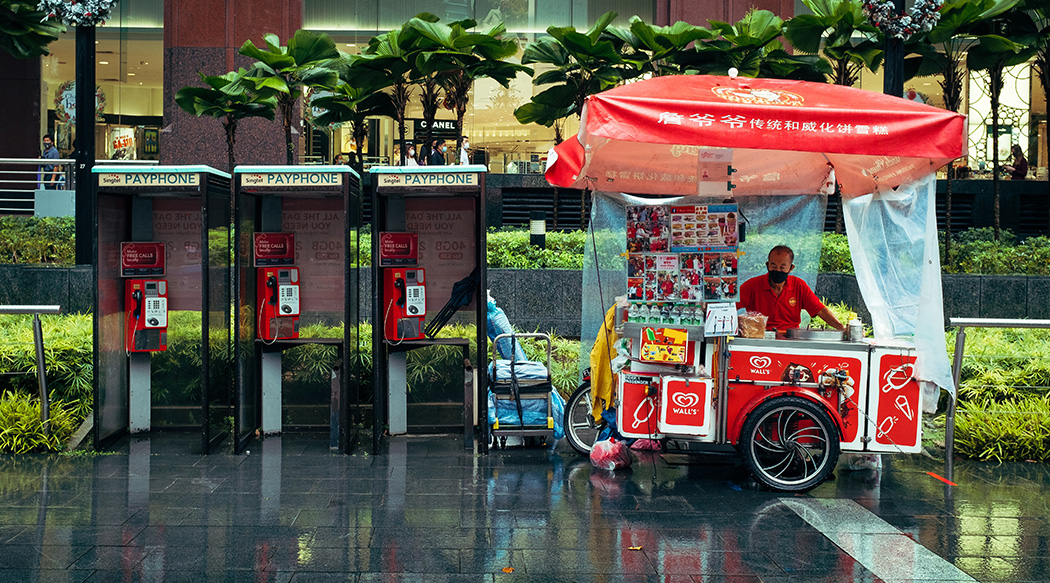 Singapore, Rough road for retail